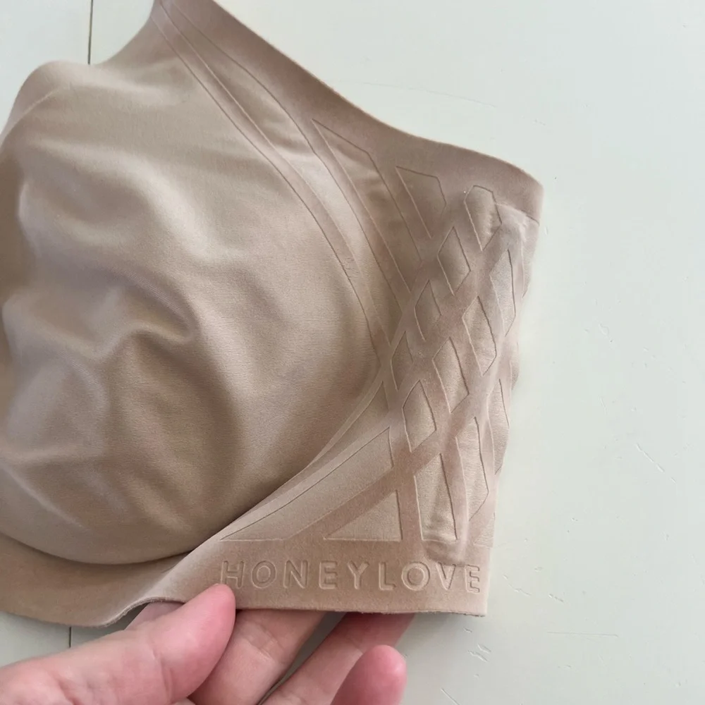 Two Honeylove Silhouette Wireless Seamless Bras‎ Black & Nude Size Large